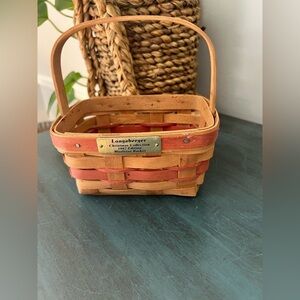 Longaberger Christmas Collection 1987 Edition Mistletoe Basket